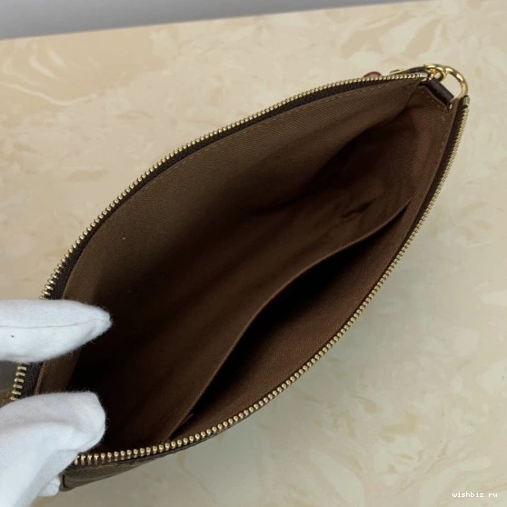 WIS POCHETTE Louis Vuitton ACCESSOIRES 0827